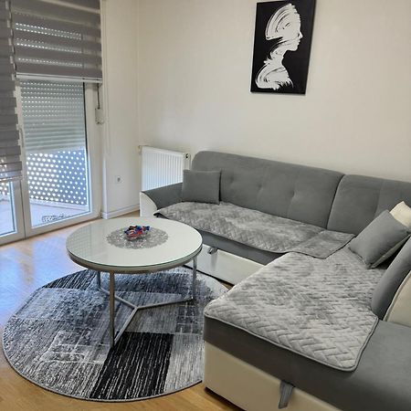 Appartement Amina à Tuzla Extérieur photo