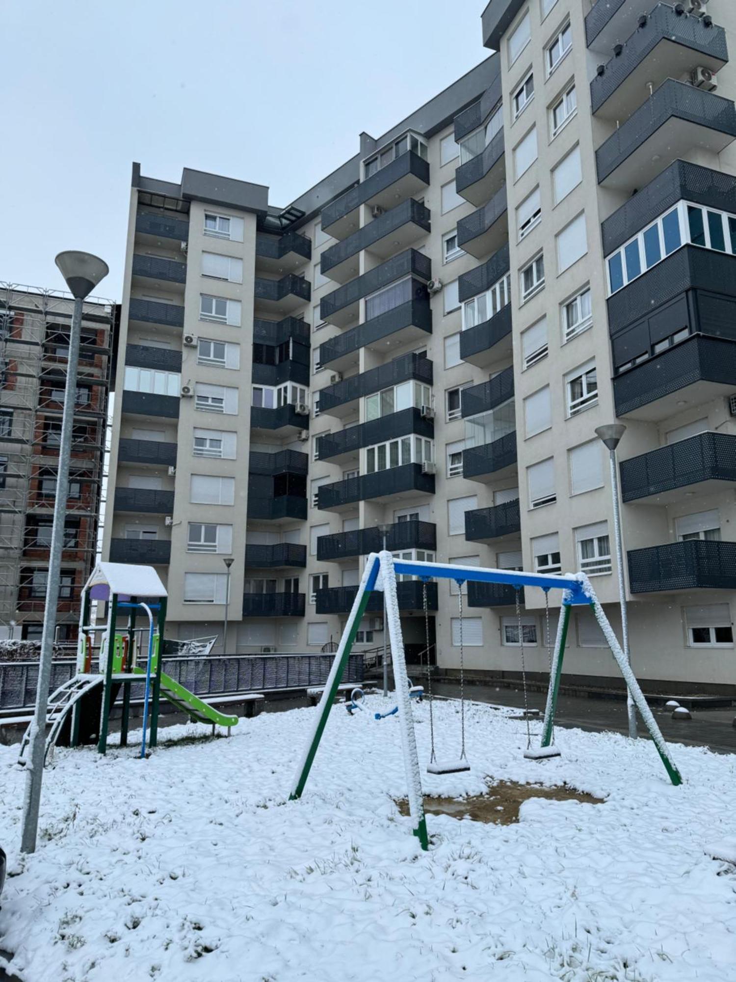 Appartement Amina à Tuzla Extérieur photo