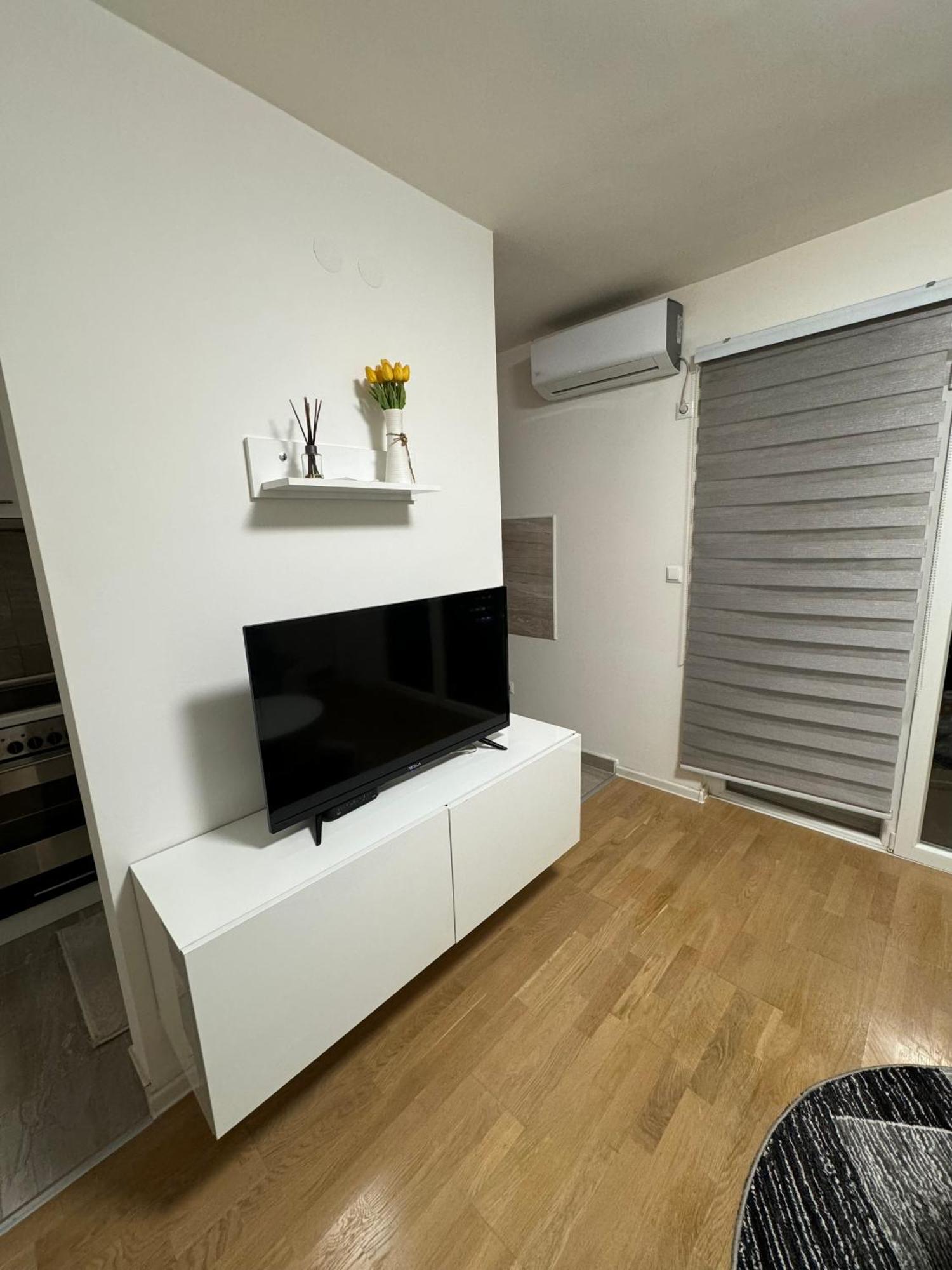Appartement Amina à Tuzla Extérieur photo